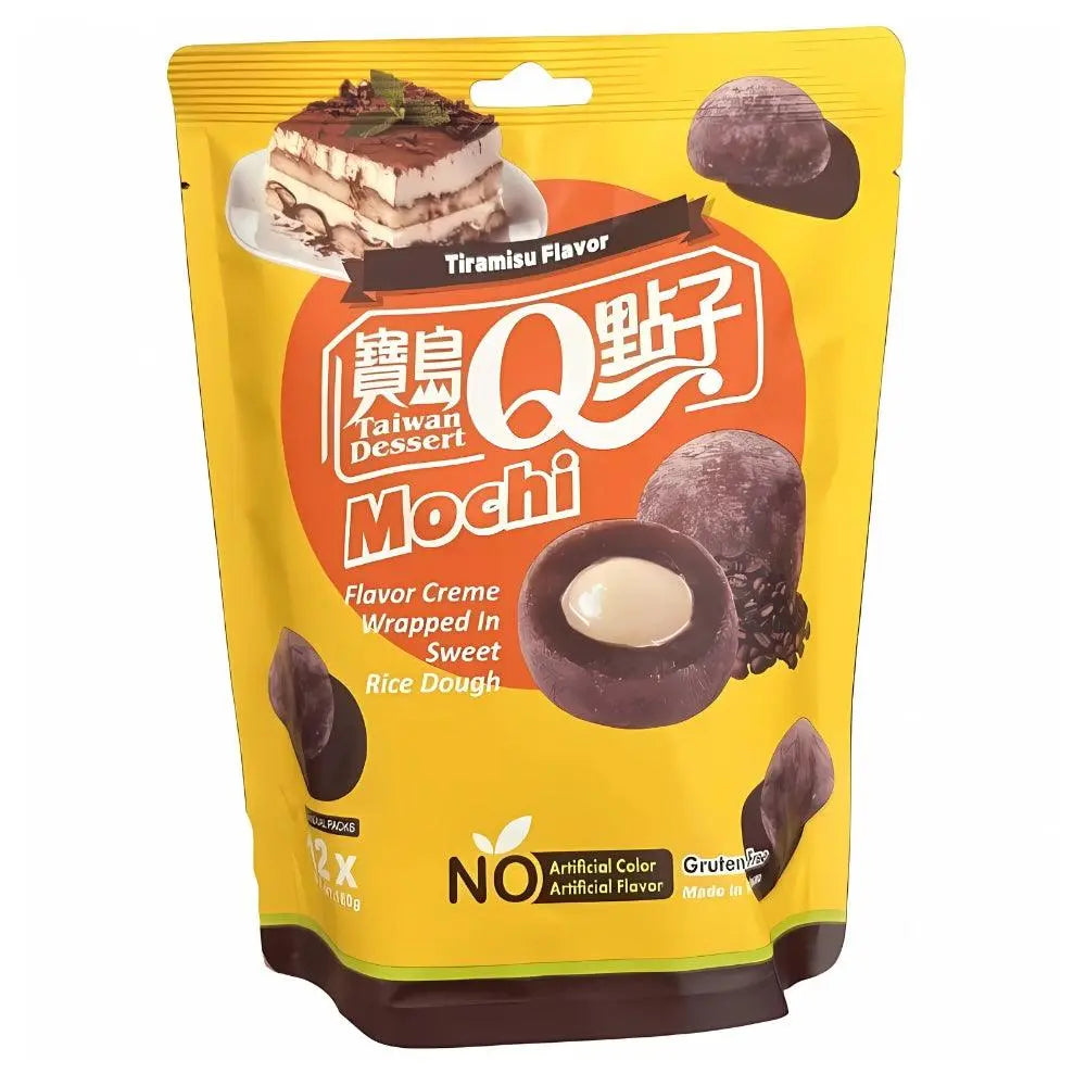 Mochi tiramisu slatkiš u žutoj vrećici s tamnosmeđim mochi kuglicama, punjenjem kreme